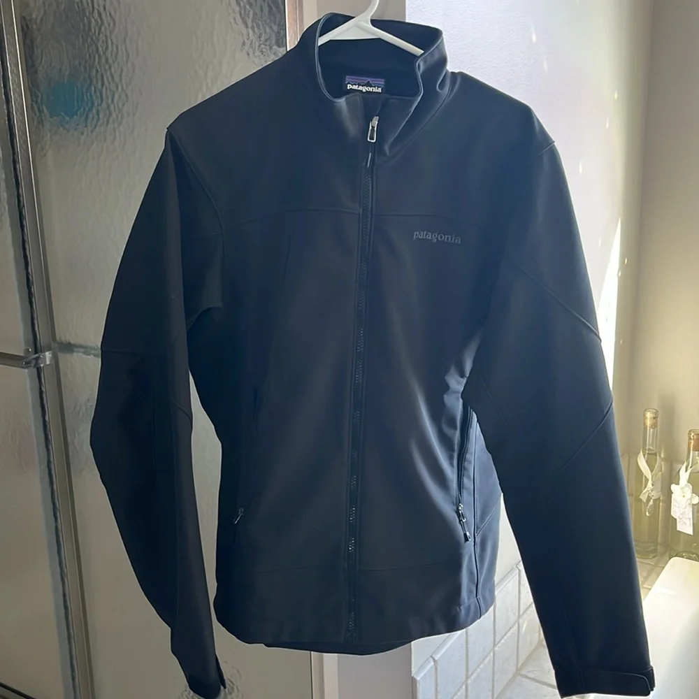 Men’s black Patagonia jacket - Picture 5 of 6